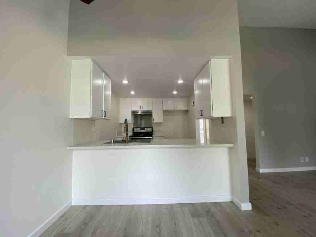 160 North Richmont Drive - Photo 5 of 13