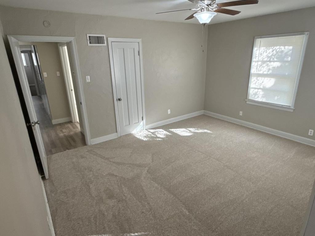 1308 Charles St - Photo 5 of 15