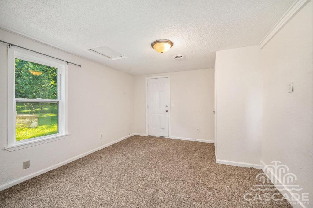 707 N Forest Ave - Photo 2 of 16