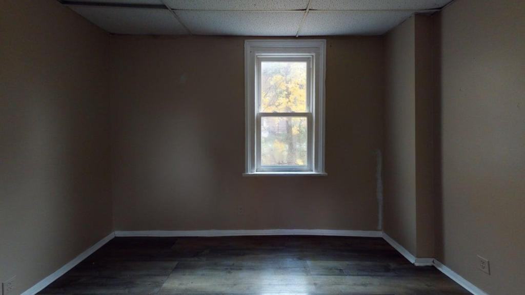 10 Locust St - Photo 5 of 12