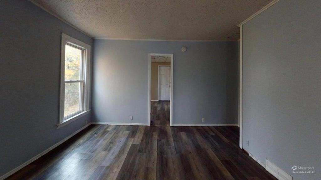 10 Locust St - Photo 6 of 12