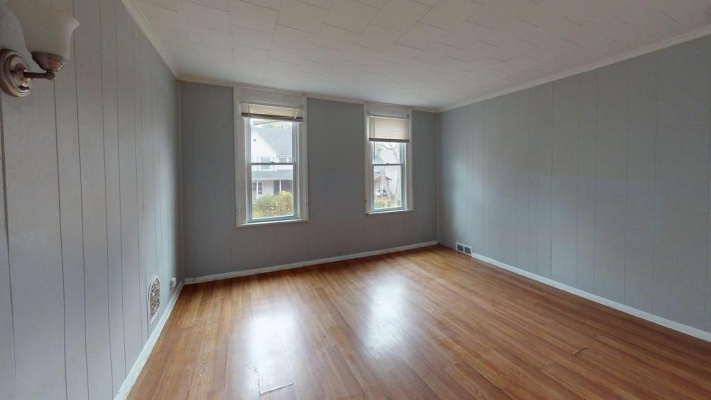 10 Locust St - Photo 6 of 8