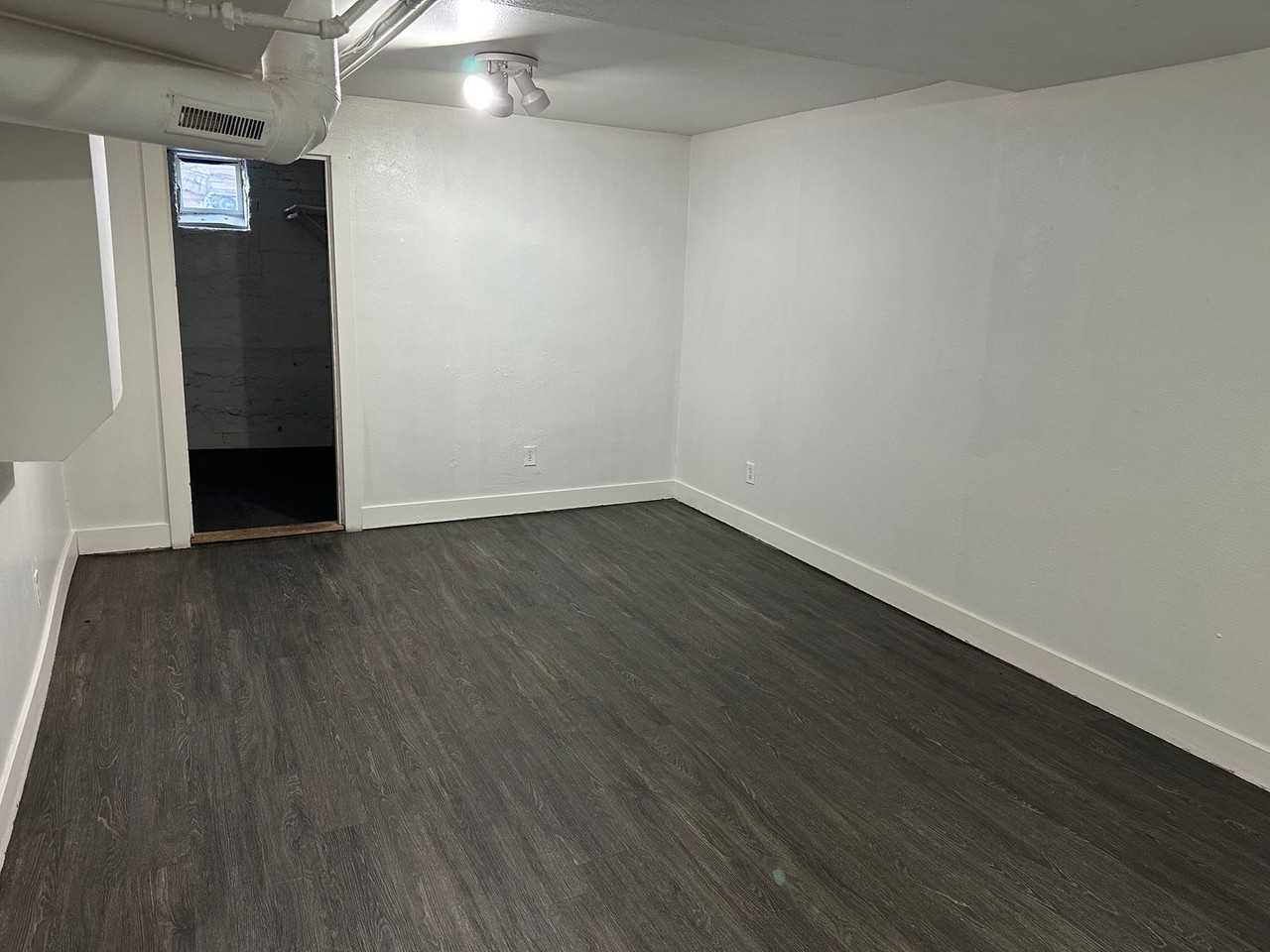 340 S University St - Photo 2 of 8