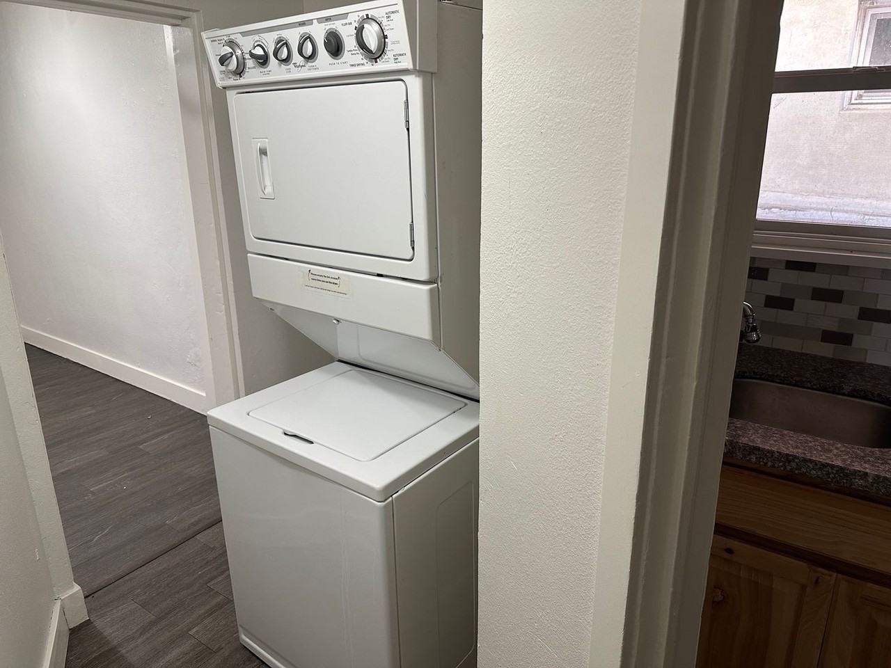 340 S University St - Photo 3 of 8