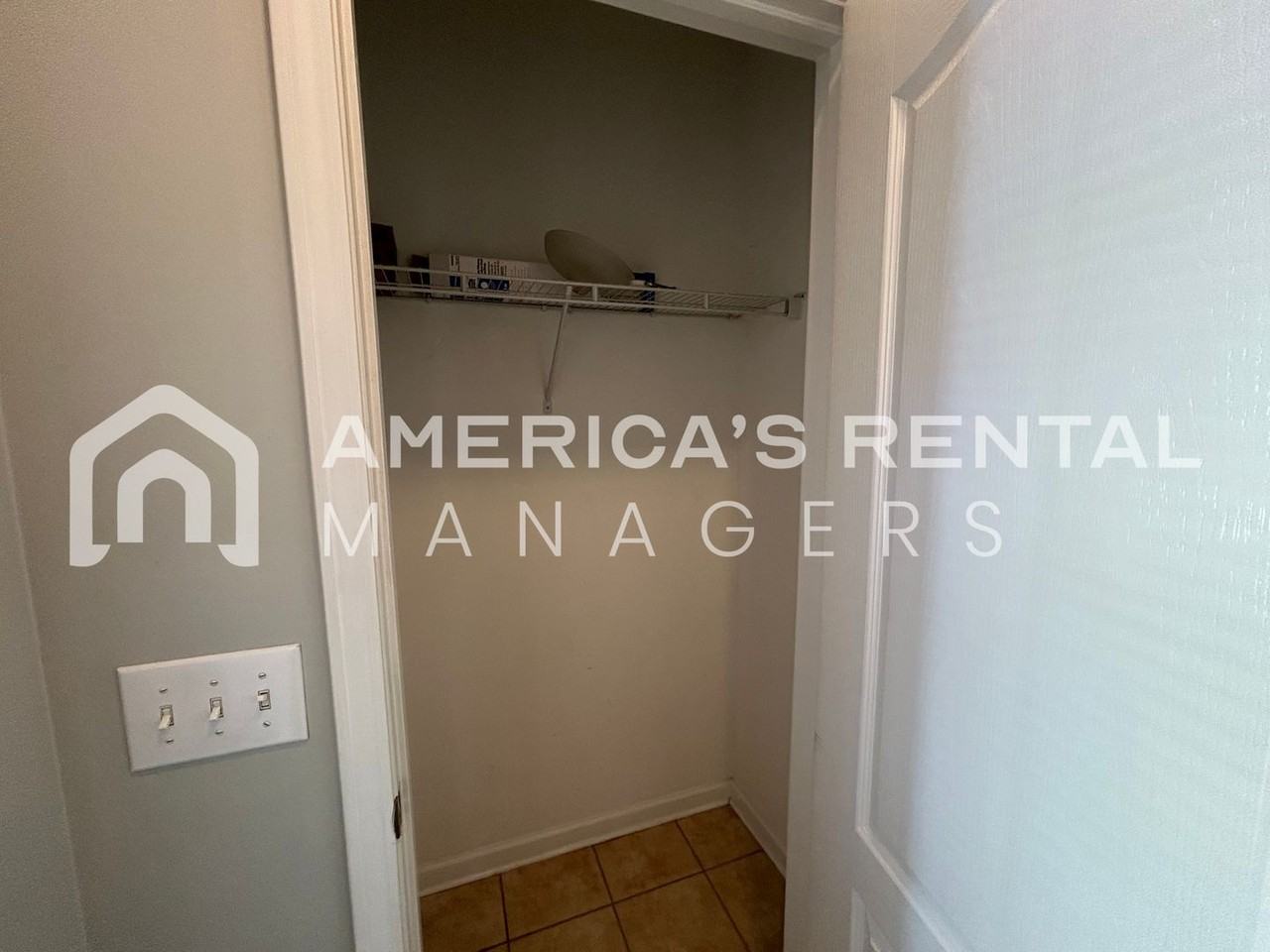 251 Oxmoor Pl - Photo 3 of 31