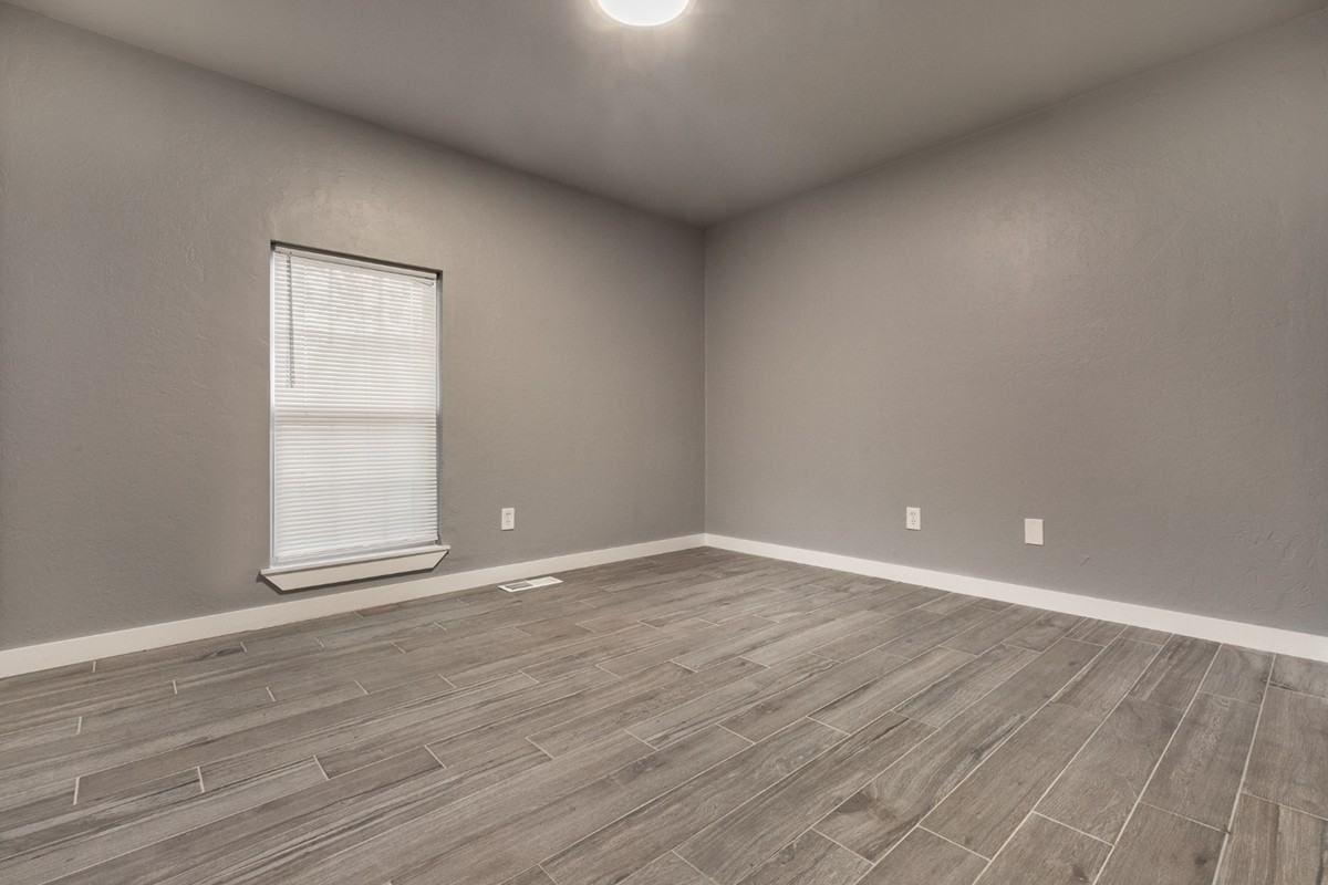 13817 N Everest Ave - Photo 3 of 13