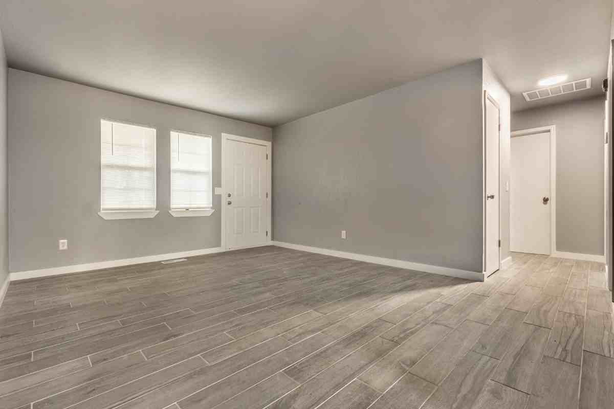 13817 N Everest Ave - Photo 5 of 13