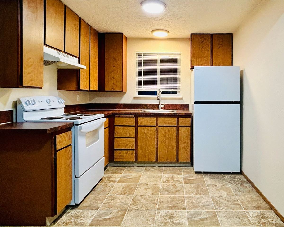 1425-1439 Salishan St SE - Photo 5 of 17