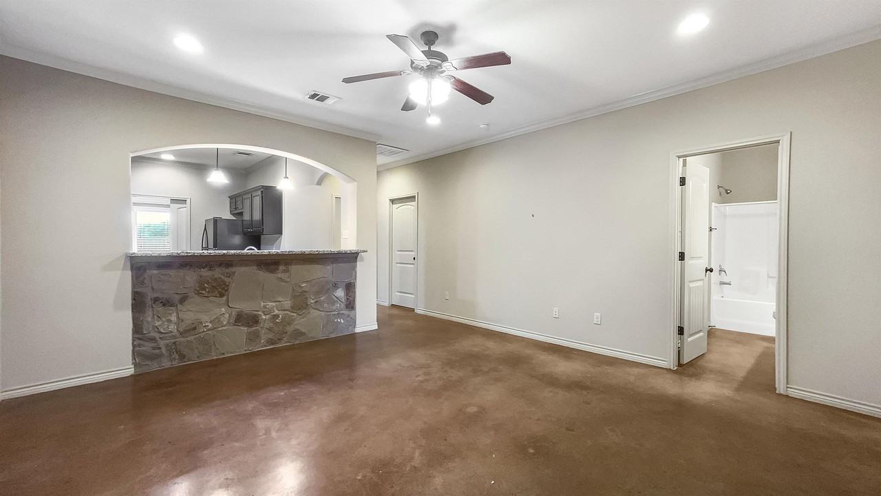 3310 Cullen Trl #1 - Photo 2 of 11