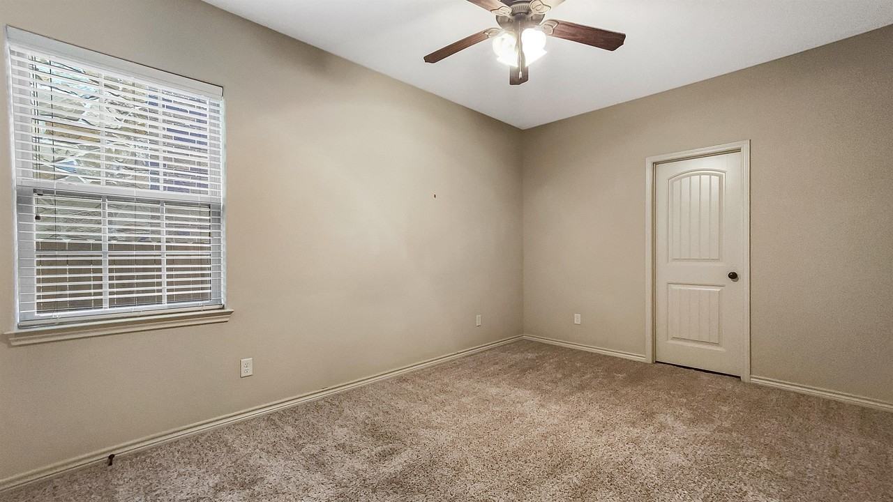 3310 Cullen Trl #1 - Photo 5 of 11