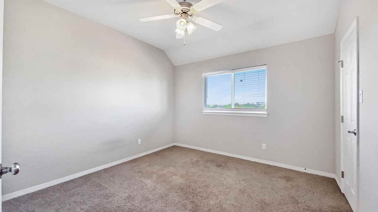 1198 Jones #2106 - Photo 3 of 11