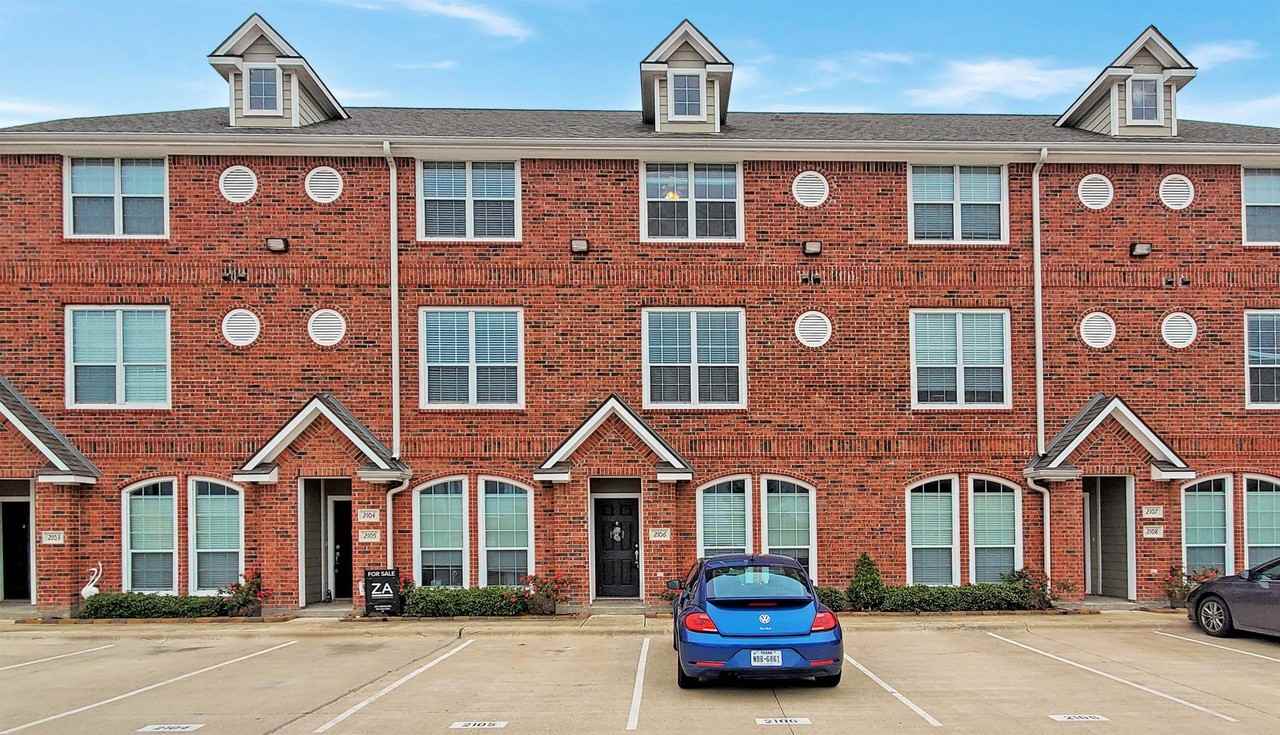 1198 Jones #2106 - Photo 2 of 11