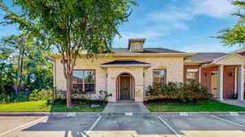 featured image of 159 Forest Dr #1