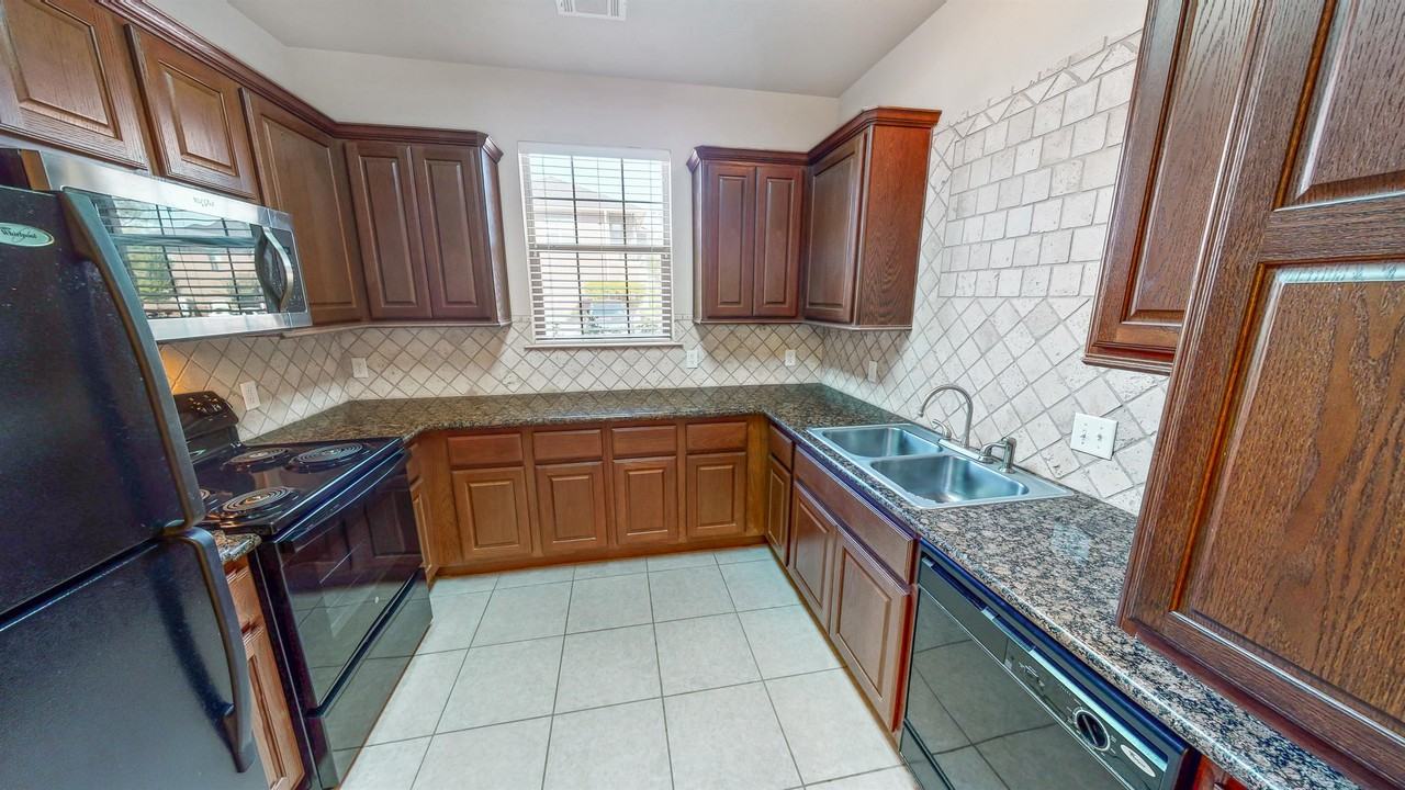 159 Forest Dr #1 - Photo 5 of 12