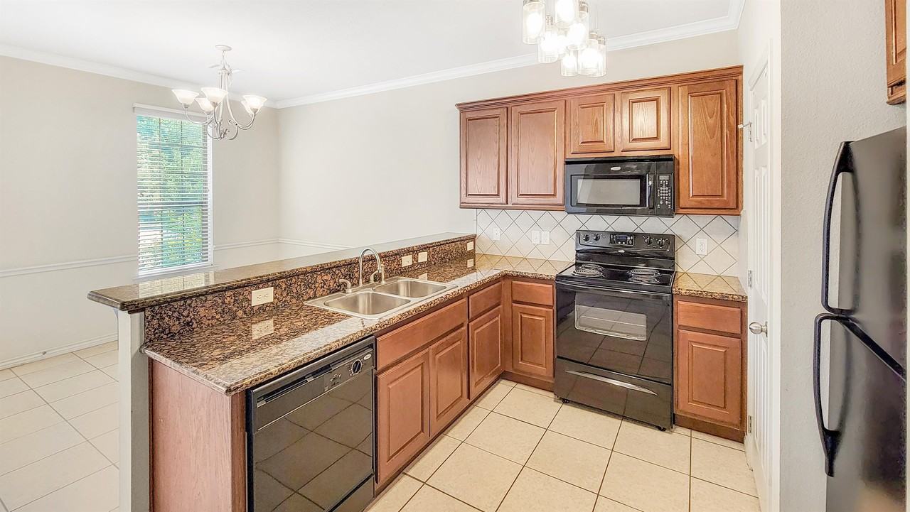 168 Forest Dr #1 - Photo 5 of 12