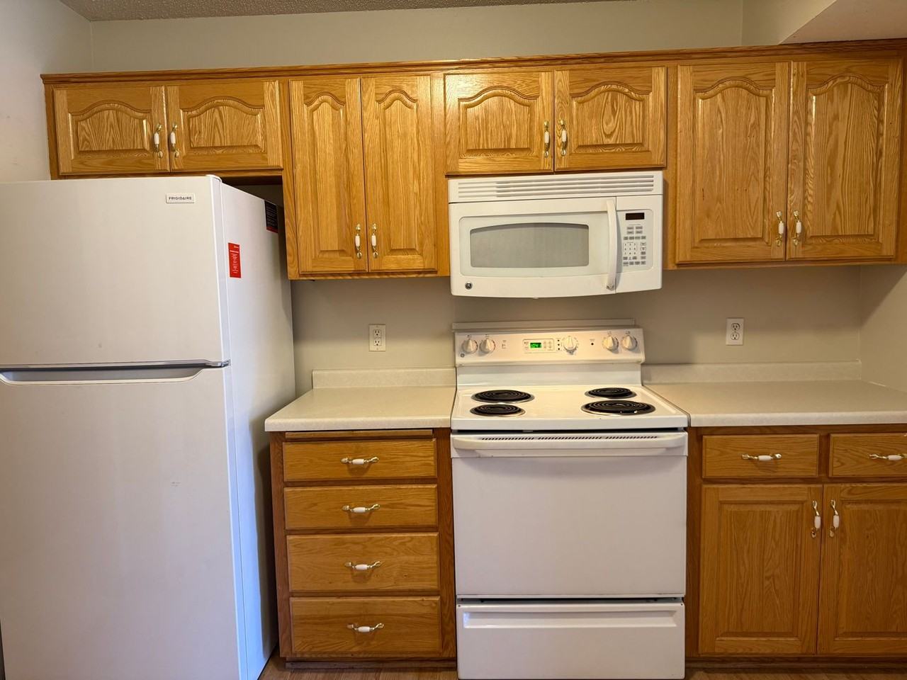 7131 Excelsior Way - Photo 3 of 27