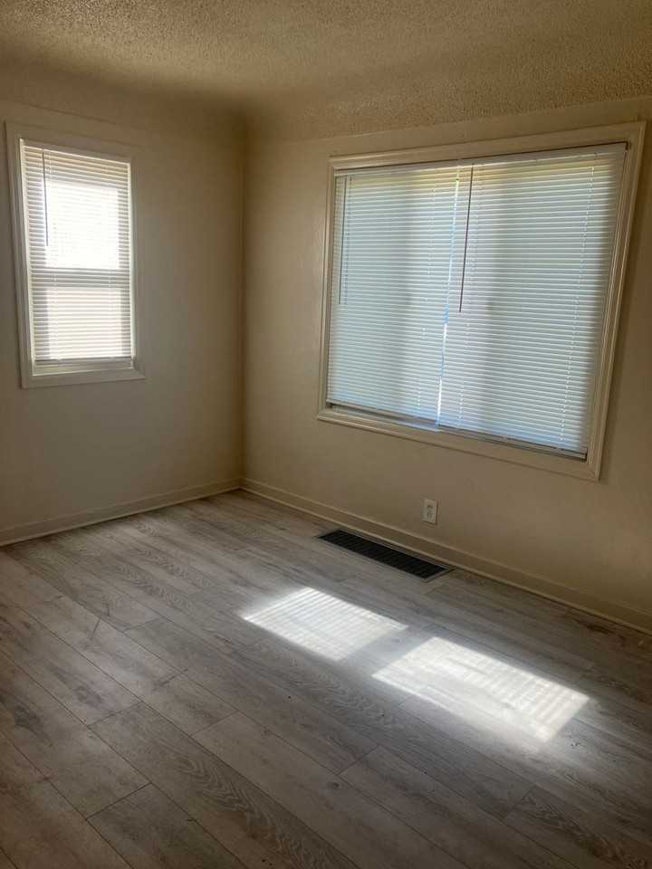 3281 Glengary St - Photo 2 of 10