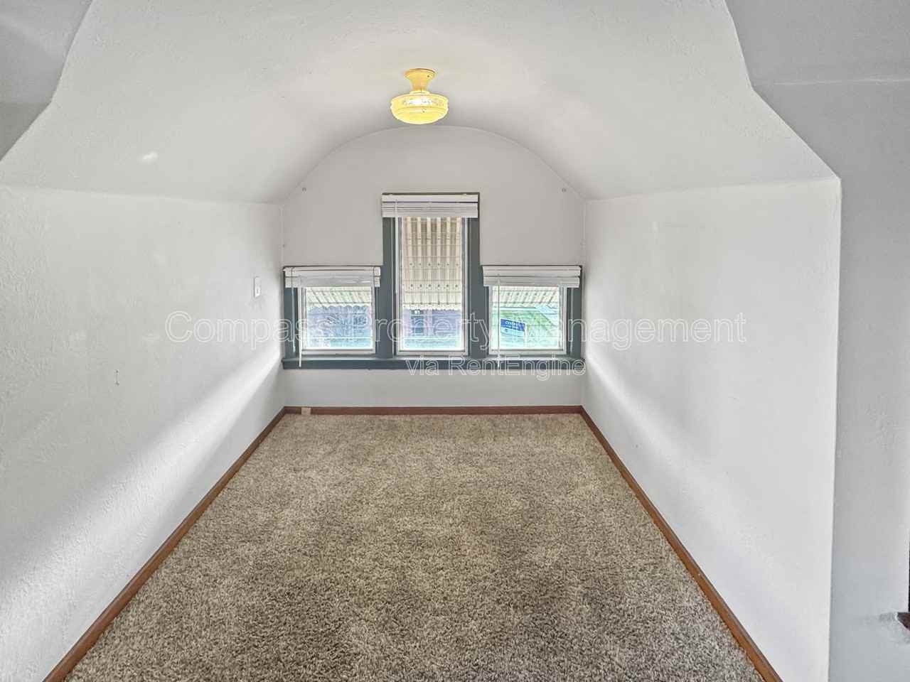 603 Franklin Ave #5 - Photo 5 of 9