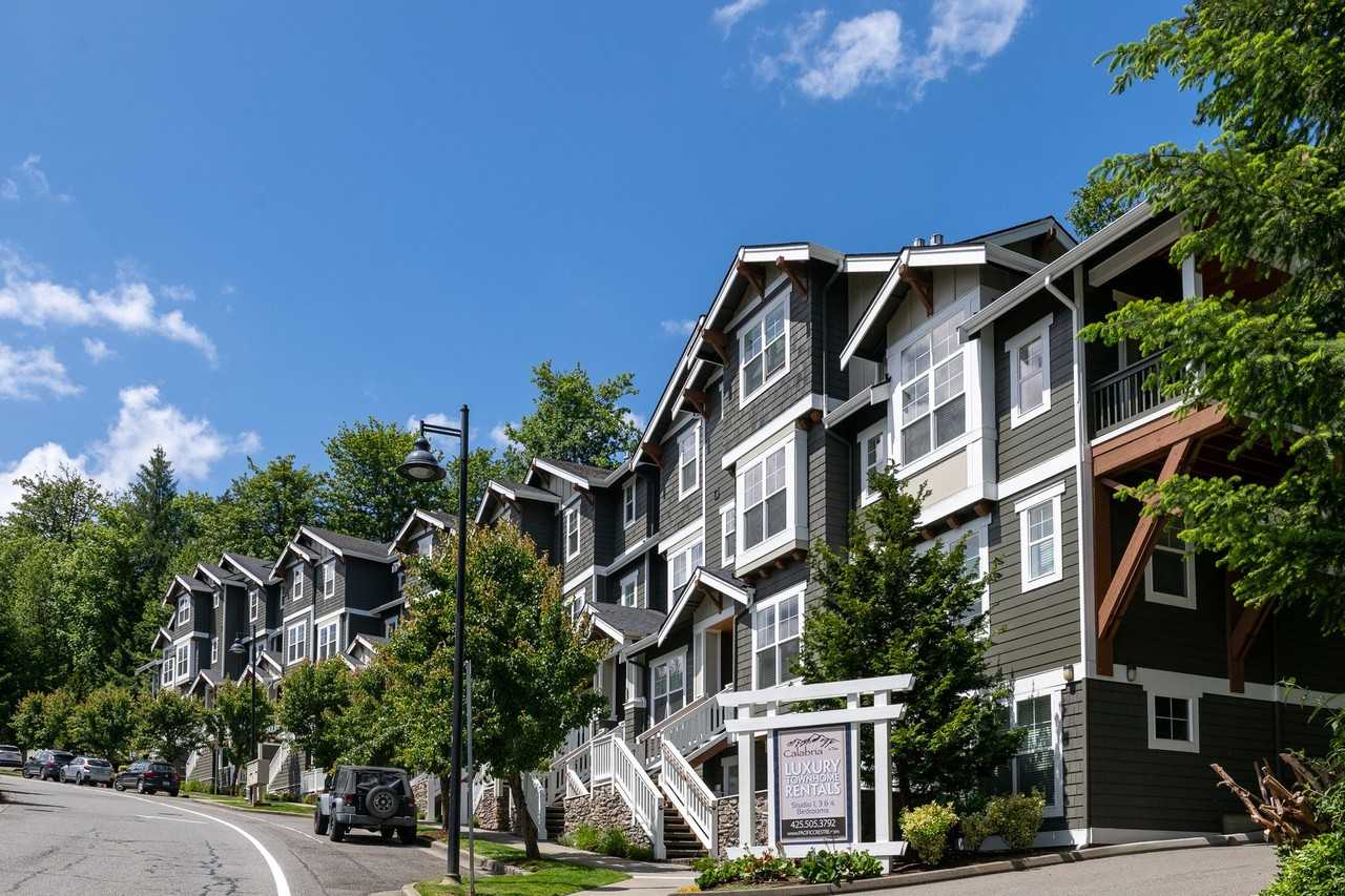 Calabria Apartments - Photo 5 of 22