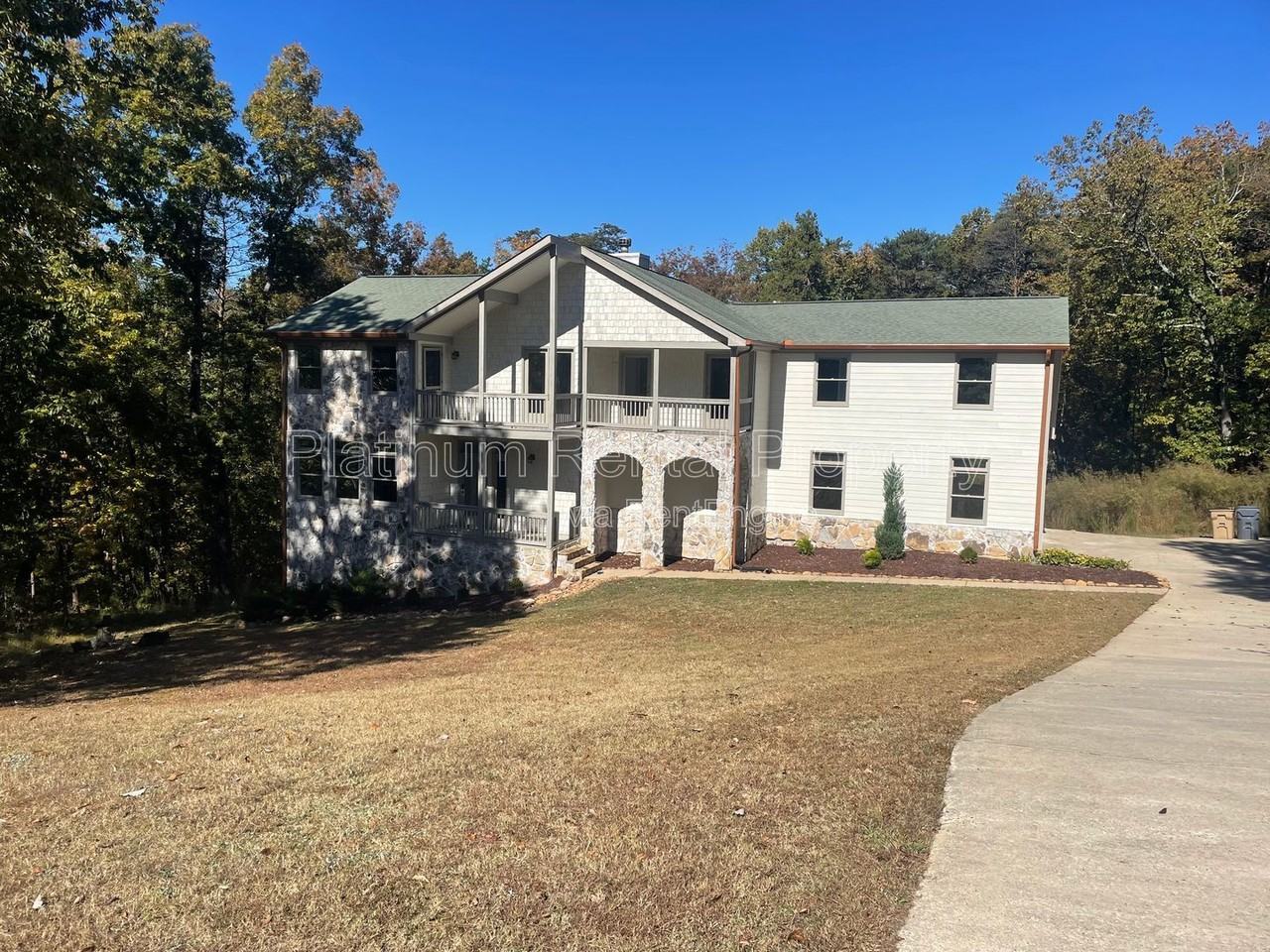 1305 Smithdale Heights Dr - Photo 2 of 50