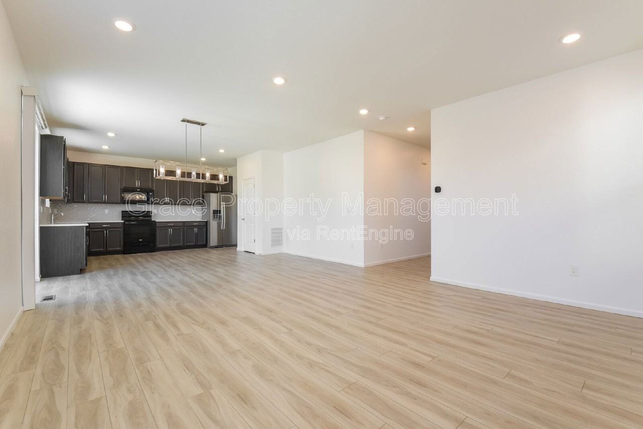 5926 N Orleans St - Photo 3 of 15