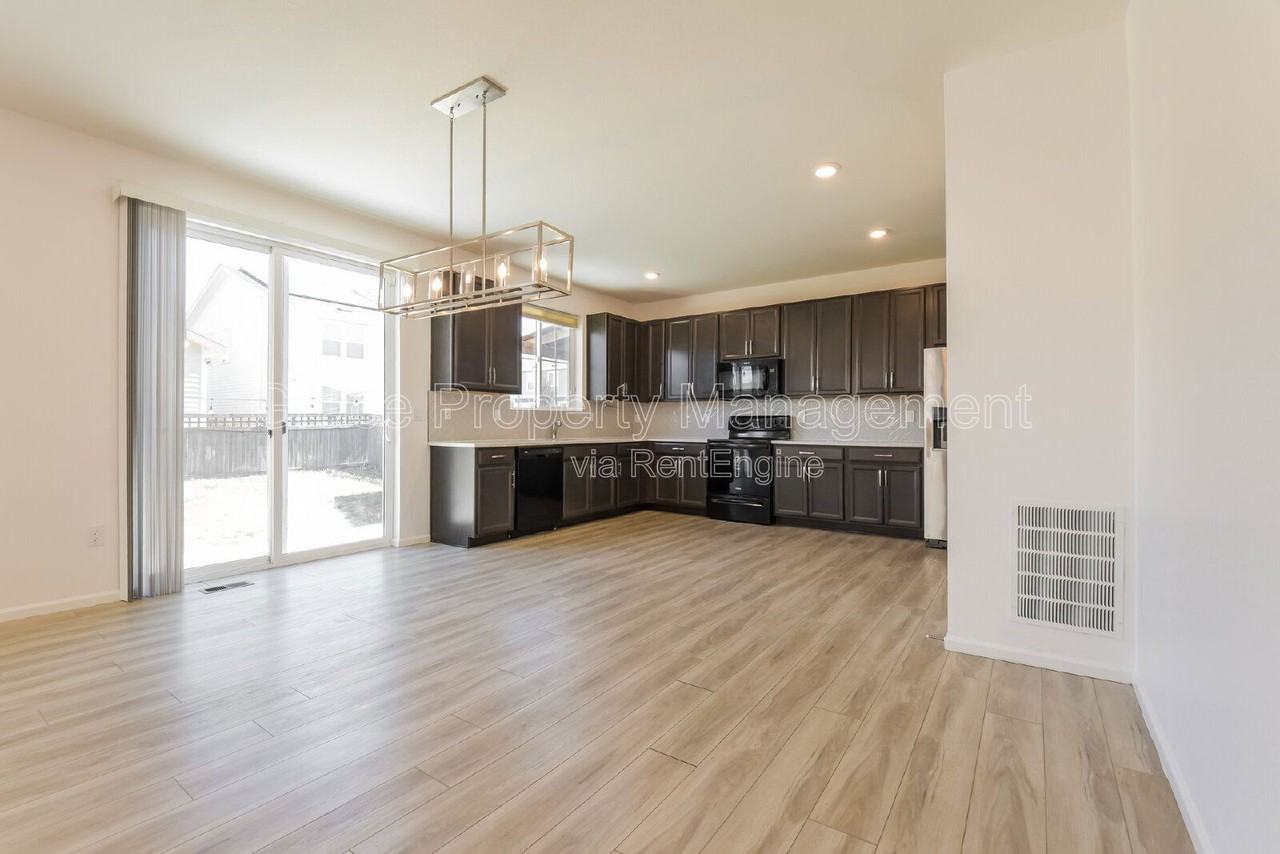 5926 N Orleans St - Photo 5 of 15