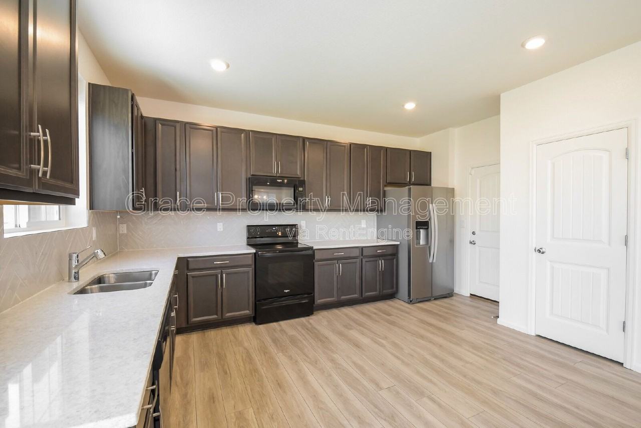 5926 N Orleans St - Photo 6 of 15