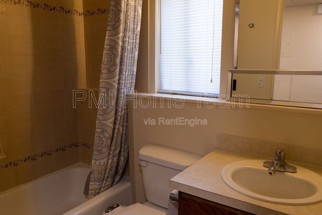 1420 Liberty Ave #B - Photo 5 of 9