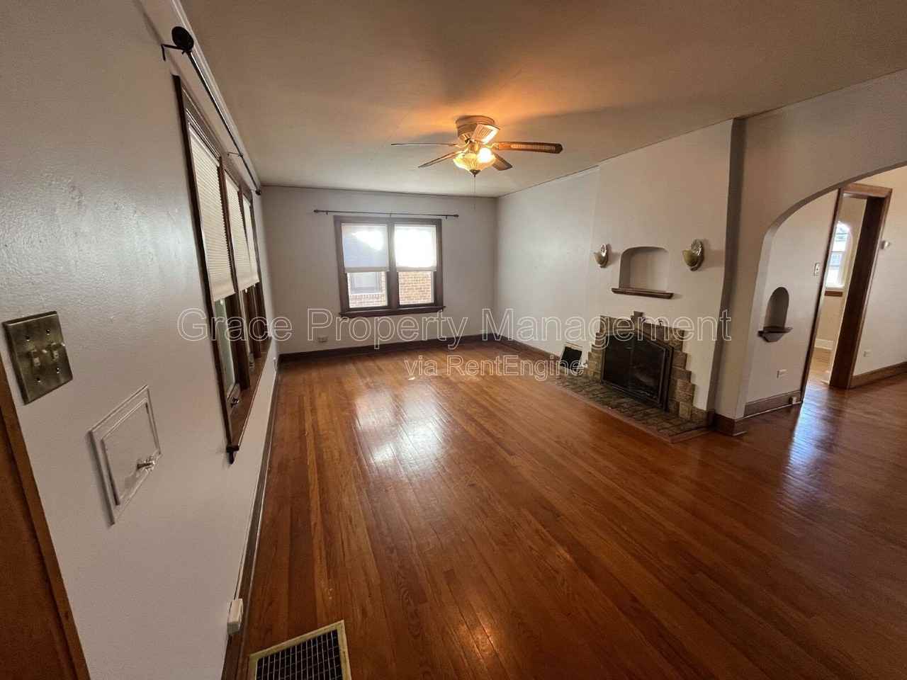 343 S Clarkson St - Photo 3 of 21