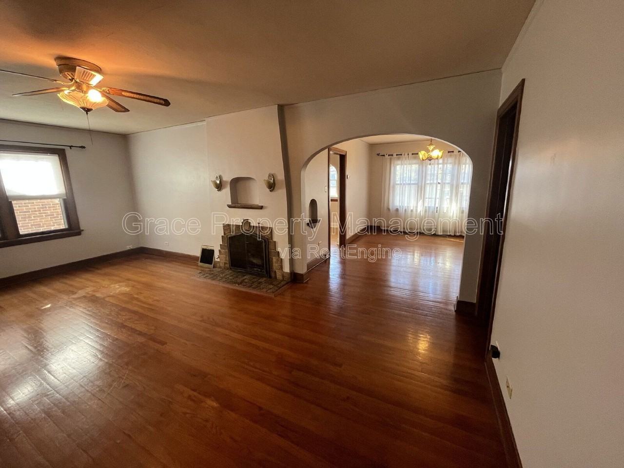 343 S Clarkson St - Photo 4 of 21