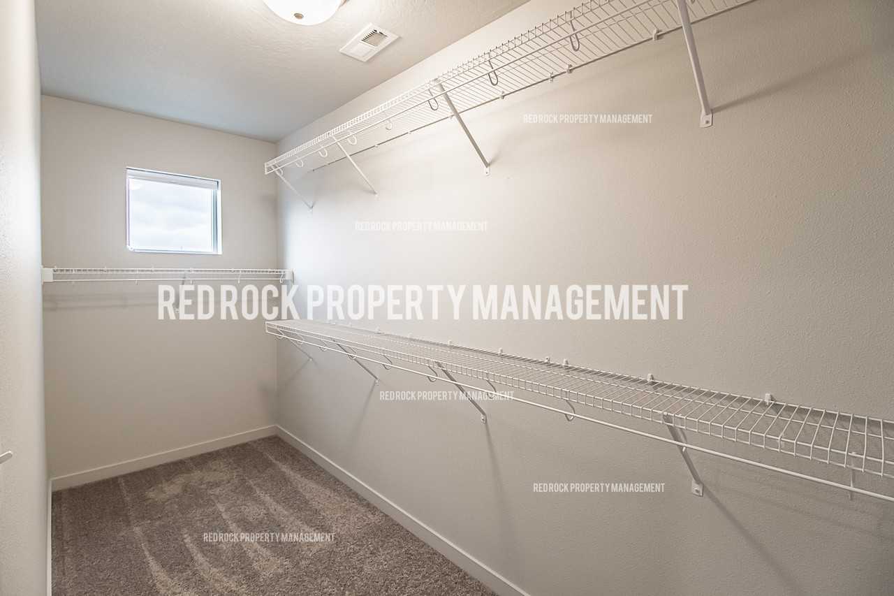 303 S Woodlawn Ln #1 - Photo 5 of 33