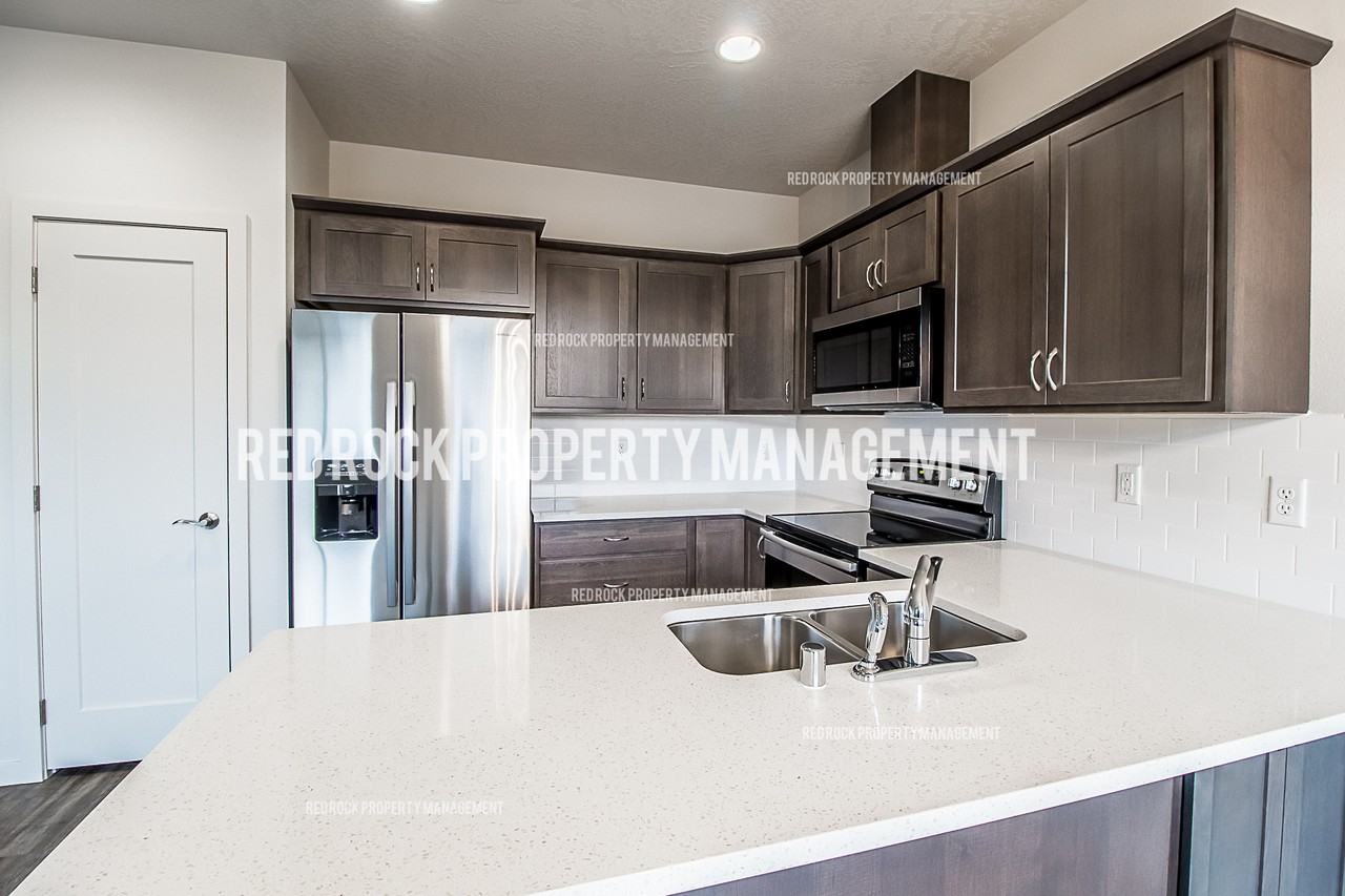 303 S Woodlawn Ln #1 - Photo 7 of 33