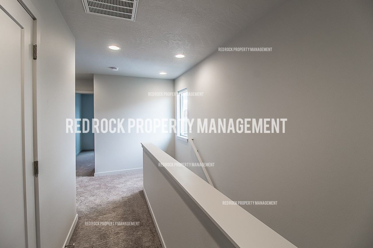 303 S Woodlawn Ln #1 - Photo 4 of 33