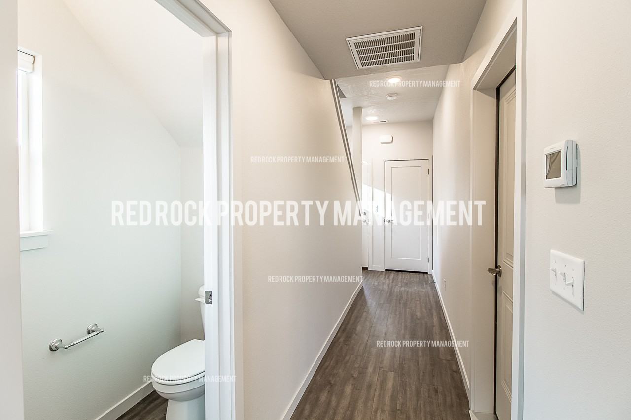 303 S Woodlawn Ln #1 - Photo 7 of 33