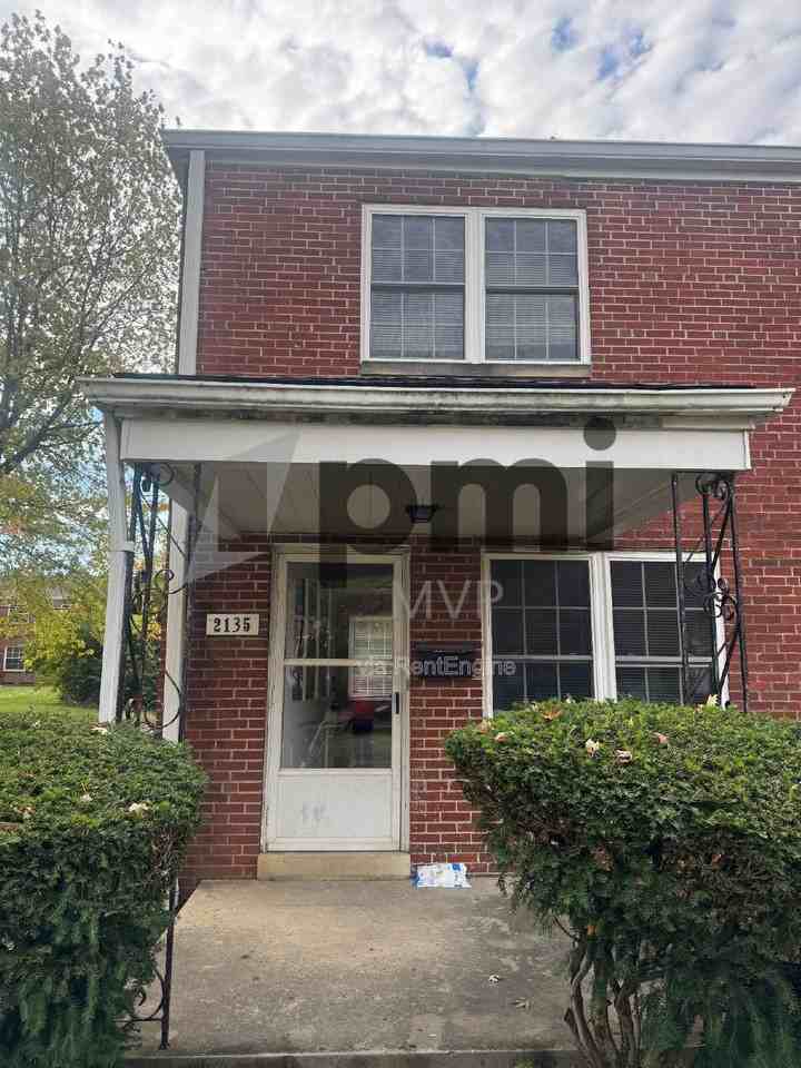 2135 Ridgeview Rd - Photo 3 of 13