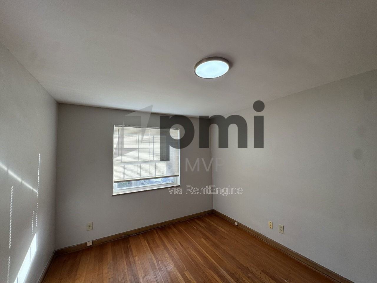 2135 Ridgeview Rd - Photo 4 of 13