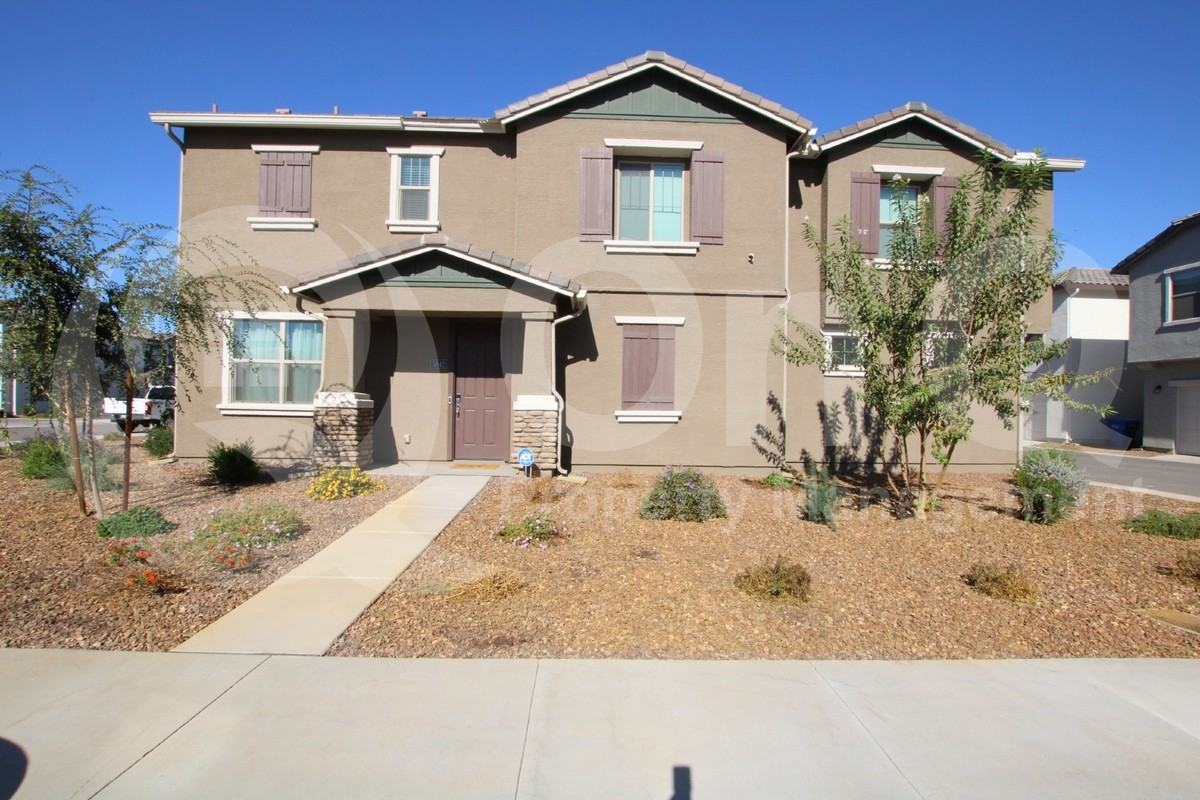 5842 West Encinas Lane - Photo 2 of 23