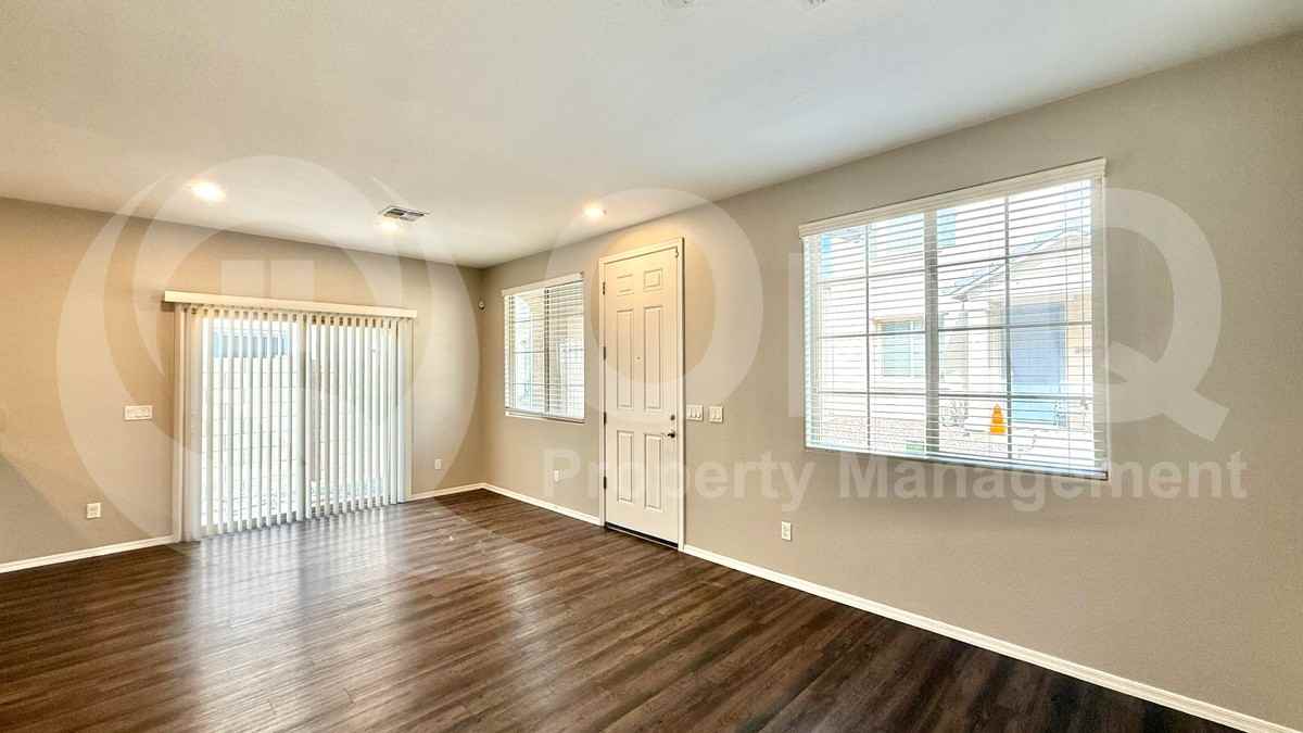 2654 N 73rd Dr - Photo 4 of 23