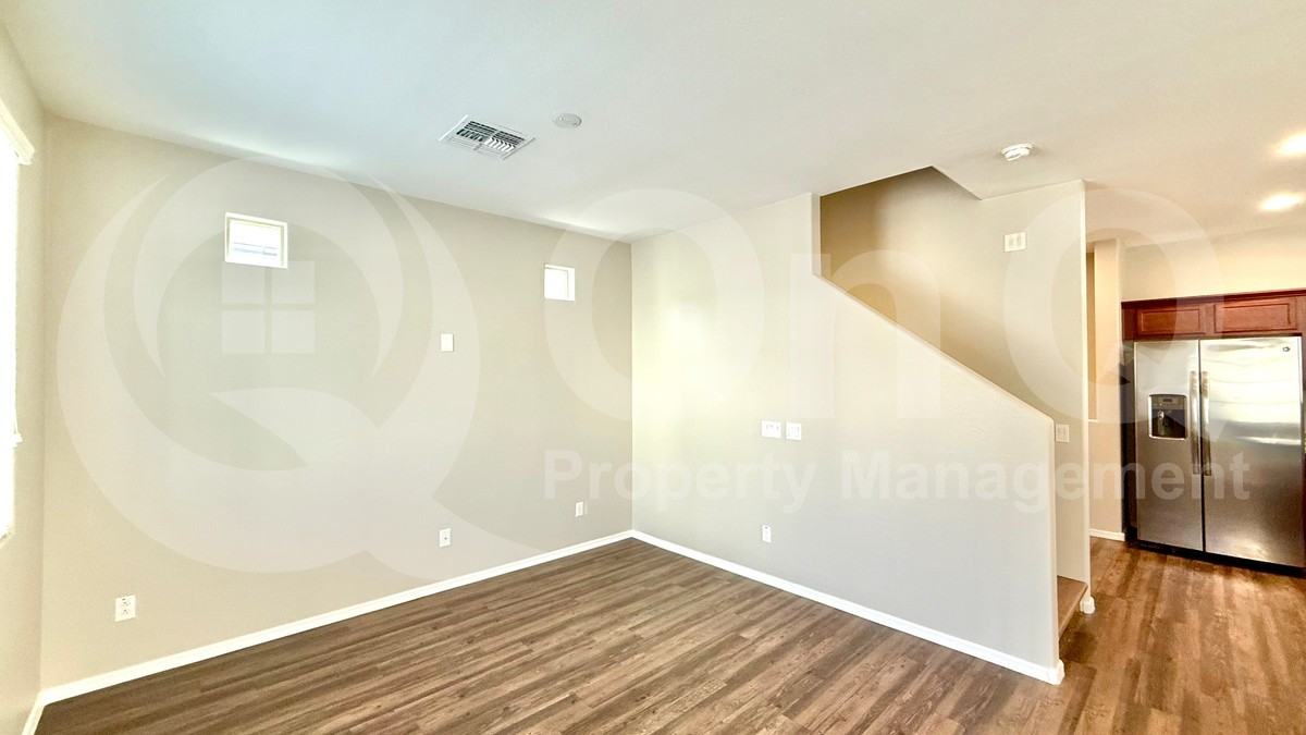 2654 N 73rd Dr - Photo 5 of 23