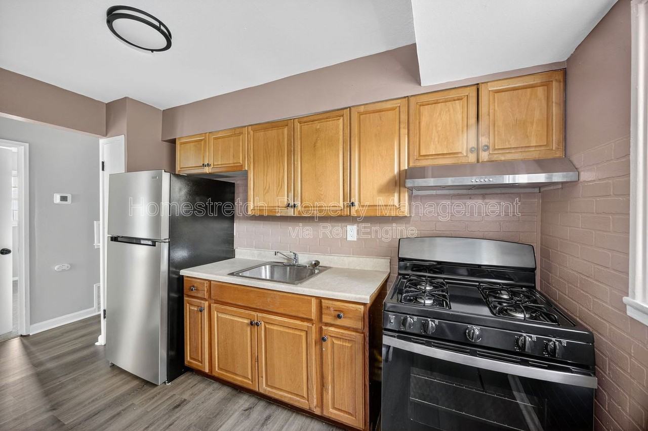 408 Crawford Rd - Photo 4 of 18