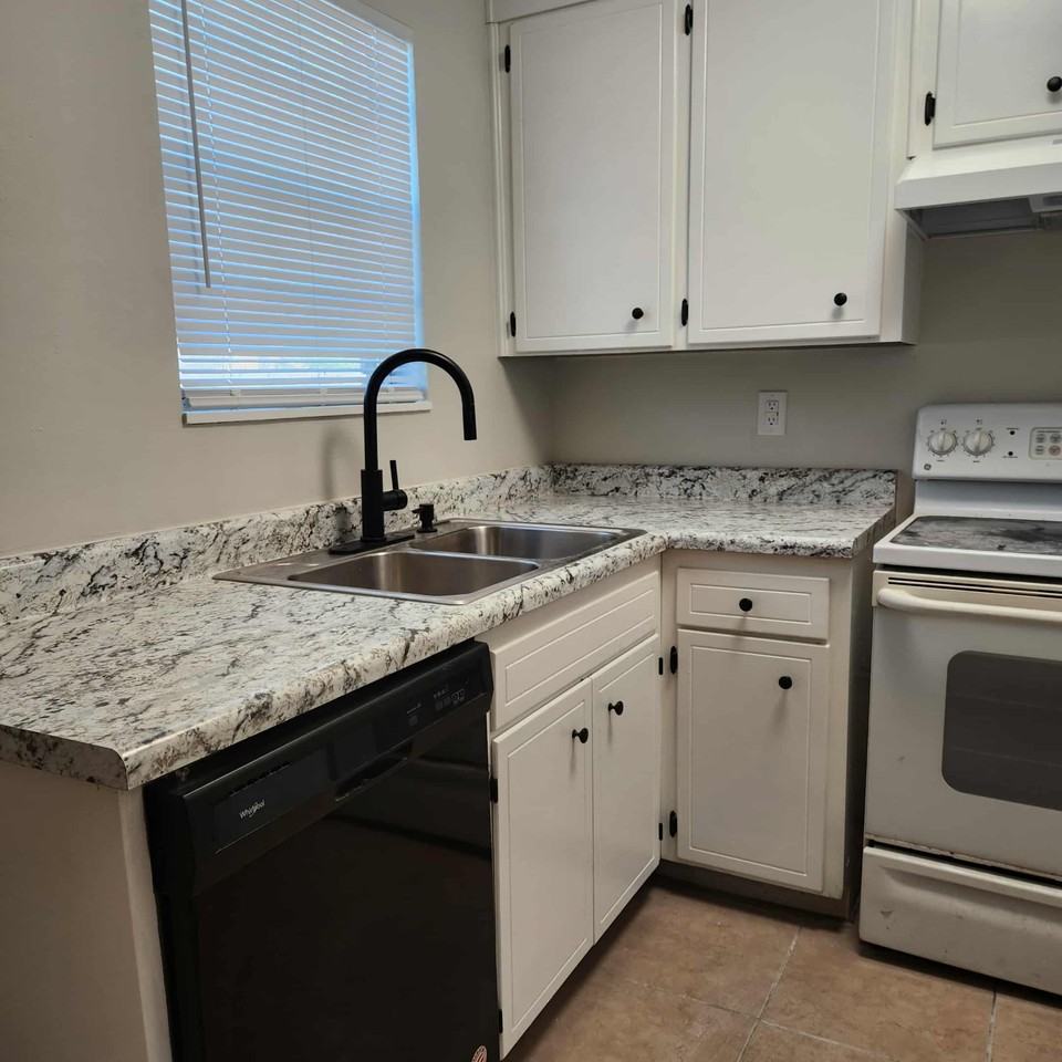 1406 Hays St #3 - Photo 4 of 11