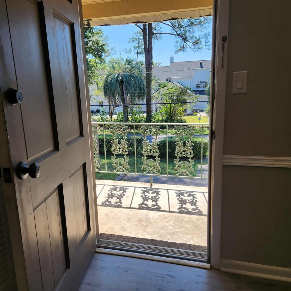 1406 Hays St #3 - Photo 6 of 11