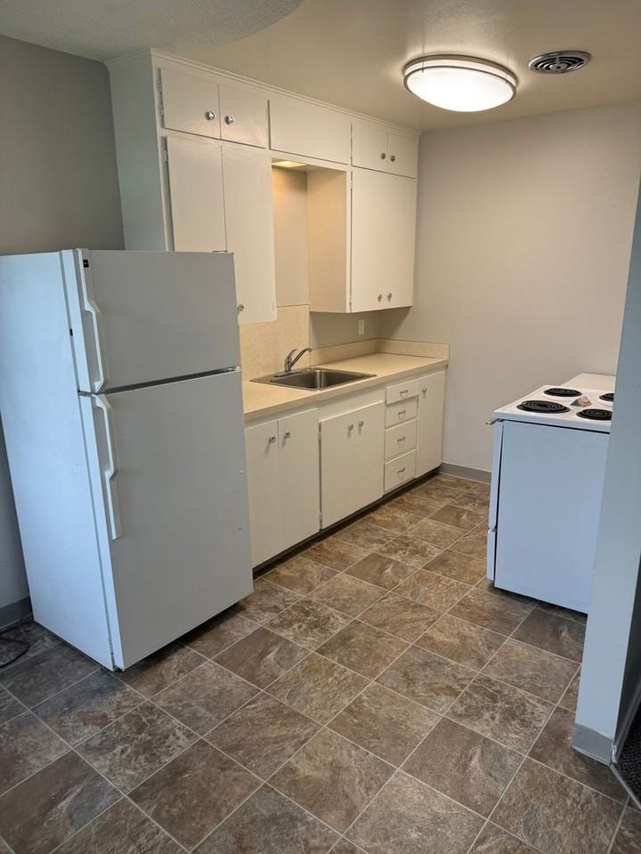 P117 - Gardenside Apartments - Photo 6 of 35