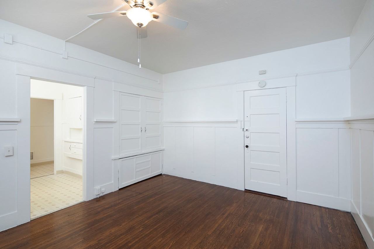 3970 Goldfinch St - Photo 5 of 8