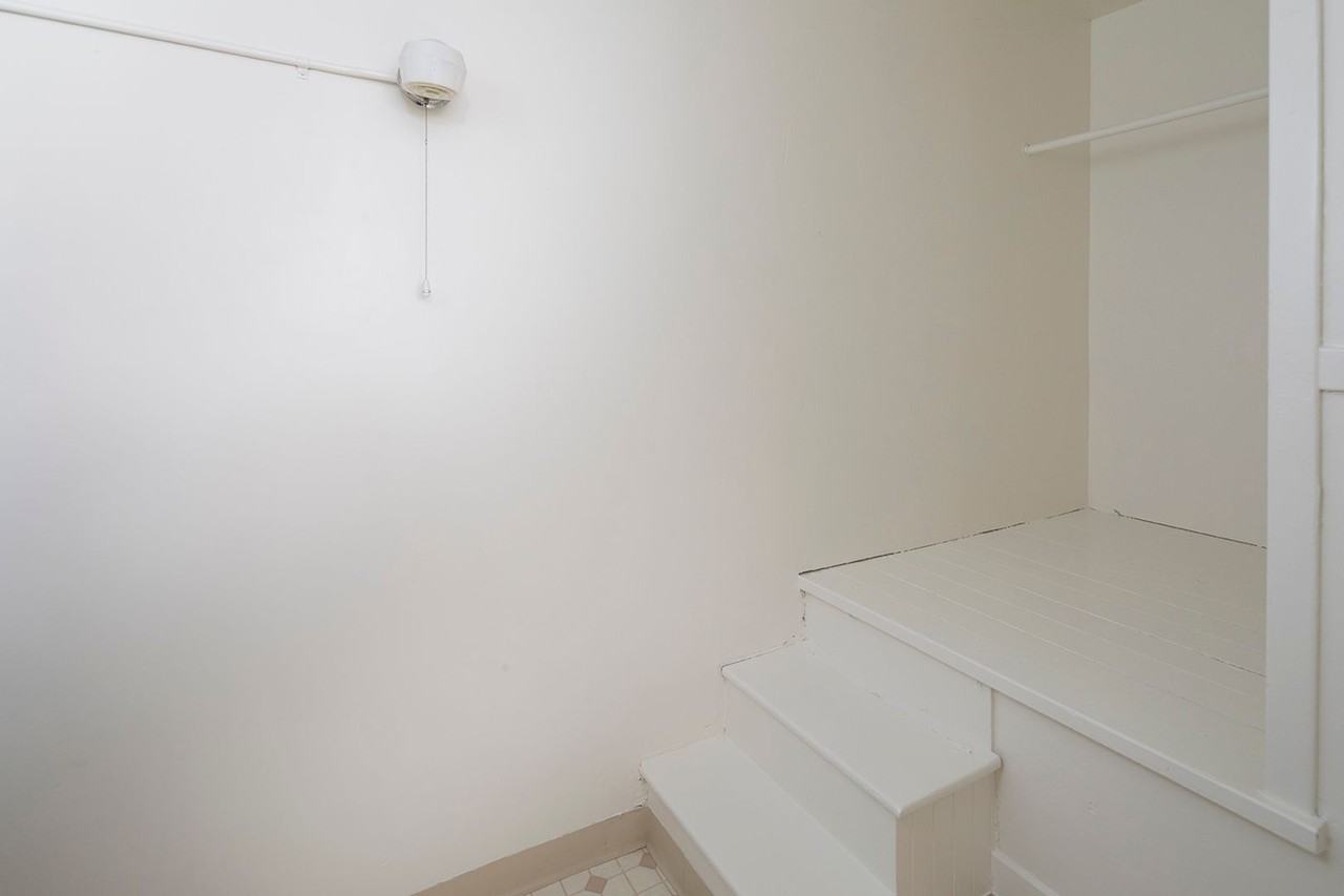 3970 Goldfinch St - Photo 7 of 8