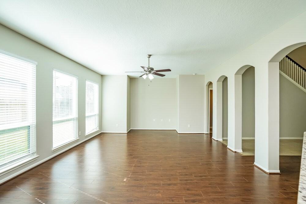 4258 Wells Mark Dr - Photo 4 of 17