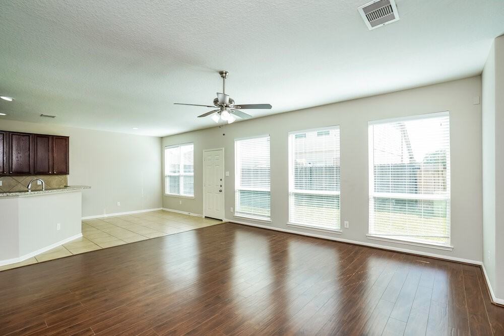 4258 Wells Mark Dr - Photo 5 of 17