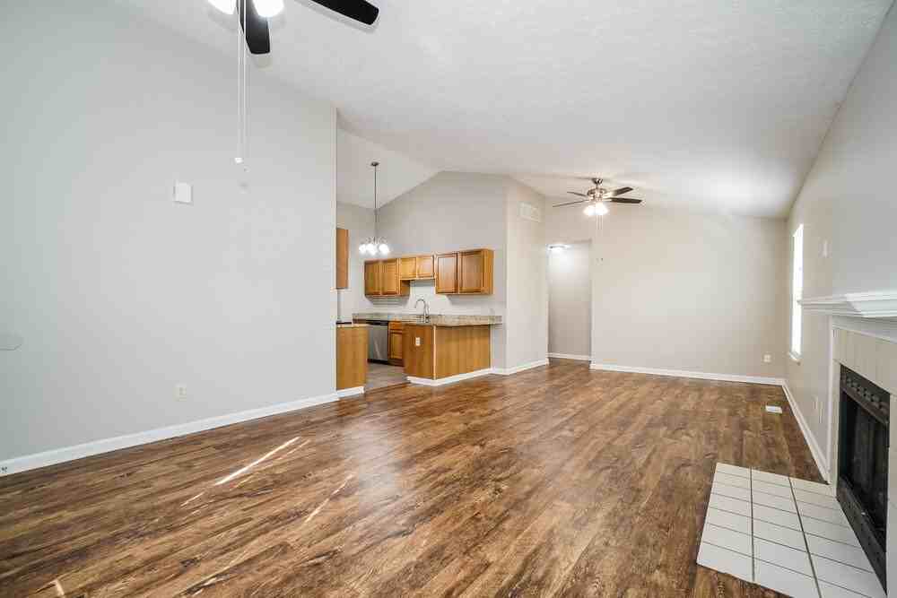 3428 Oak Bend Blvd - Photo 4 of 16