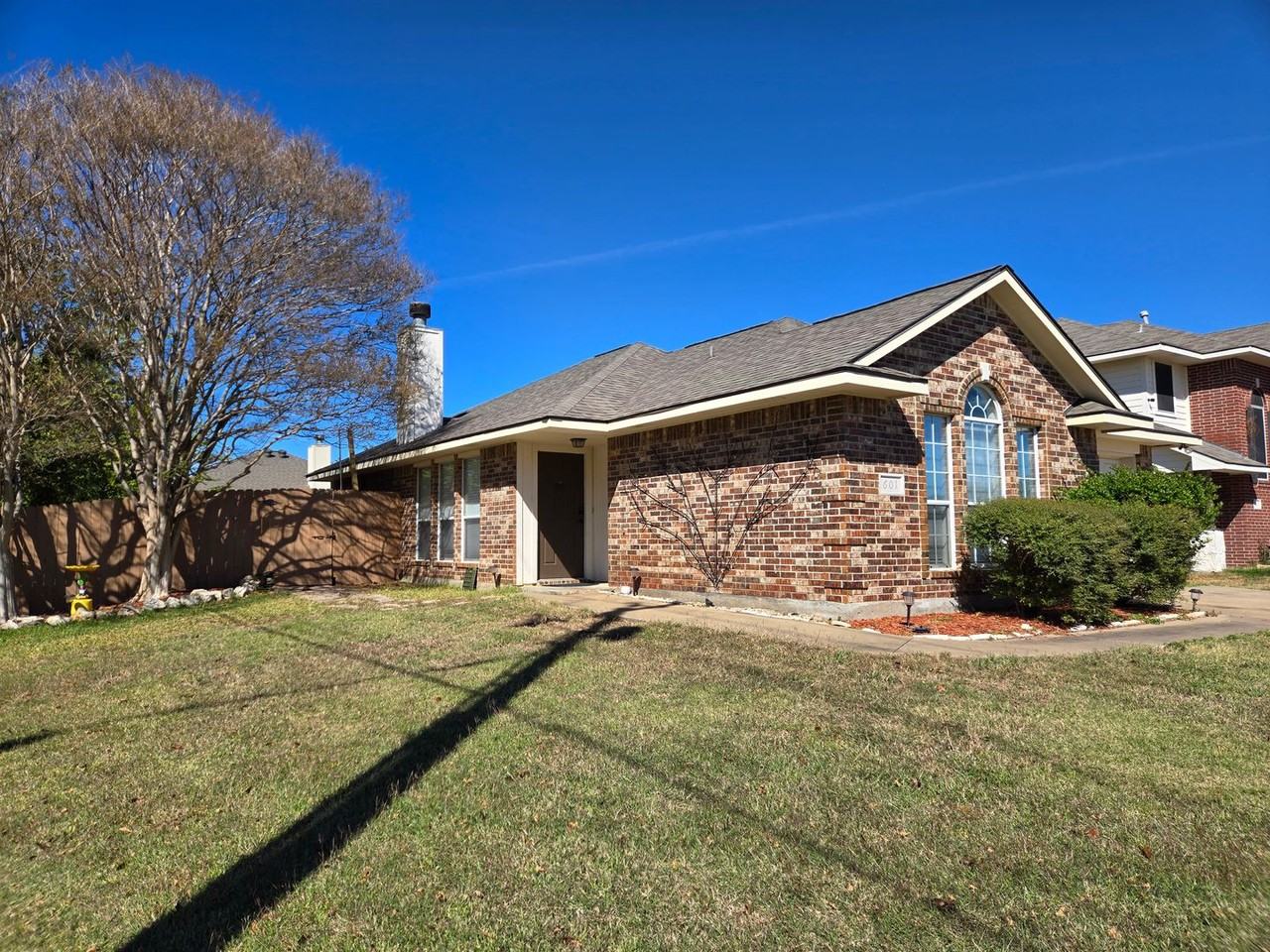 601 Harvest Drive - Photo 2 of 21