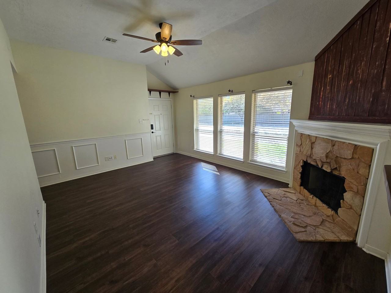 601 Harvest Drive - Photo 5 of 21